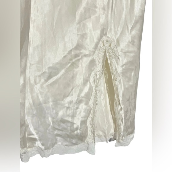 L32 CACIQUE IVORY SLIP DRESS- MEDIUM - lingerie - Picture 2 of 3